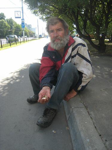 Город живет