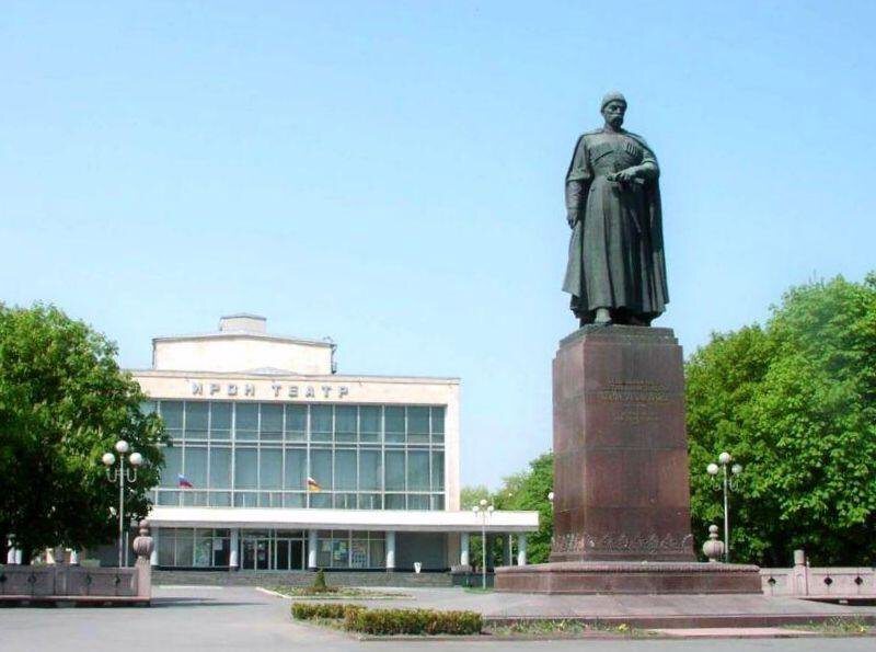Памятник поэту Коста Хетагурову