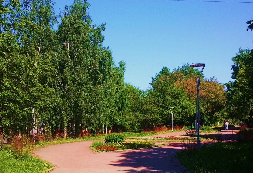 По бульвару
