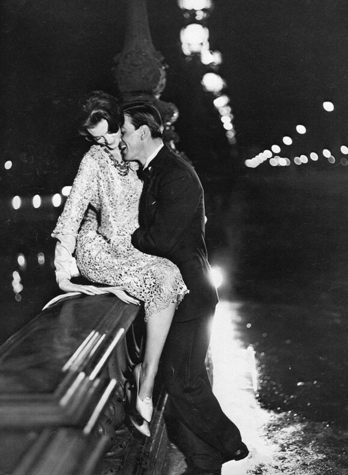 Страстная французская. Брассай (Brassaï). Брассай ночной Париж. Робер Дуано поцелуй.