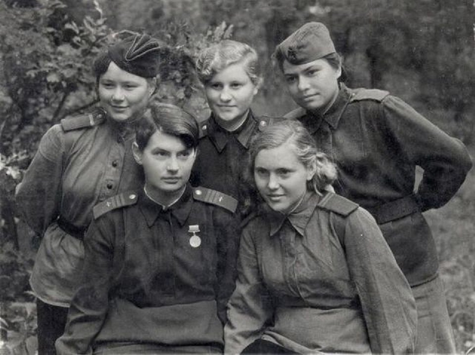 Девушки и женщины в Великую Отечественною Войну-9