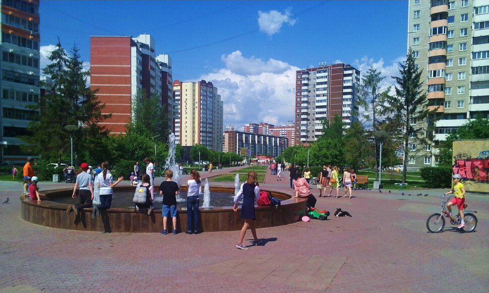 У фонтана на бульваре Малахова