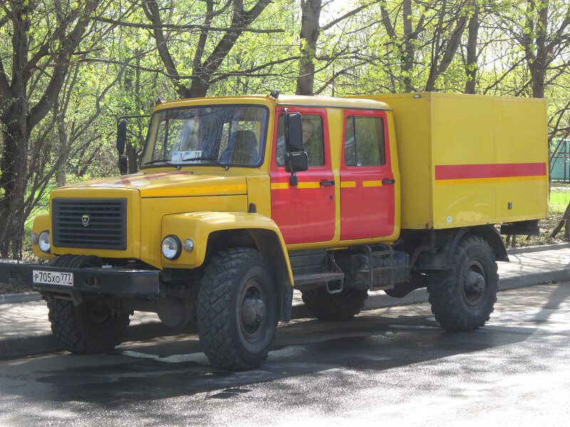 Красная матовая машина