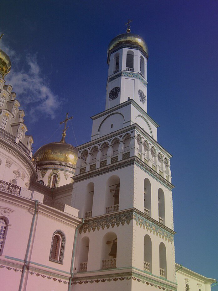 Колокольня Воскресенского собора