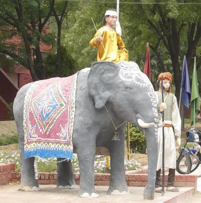 Городская скульптура