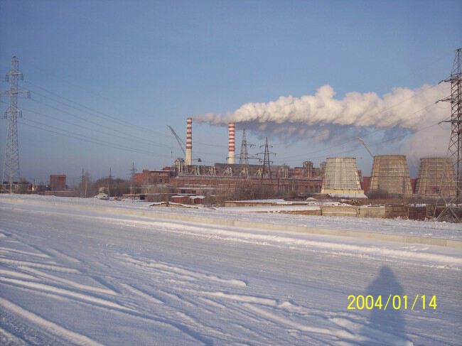 Томск. Трубы дымят, чтобы обогреть