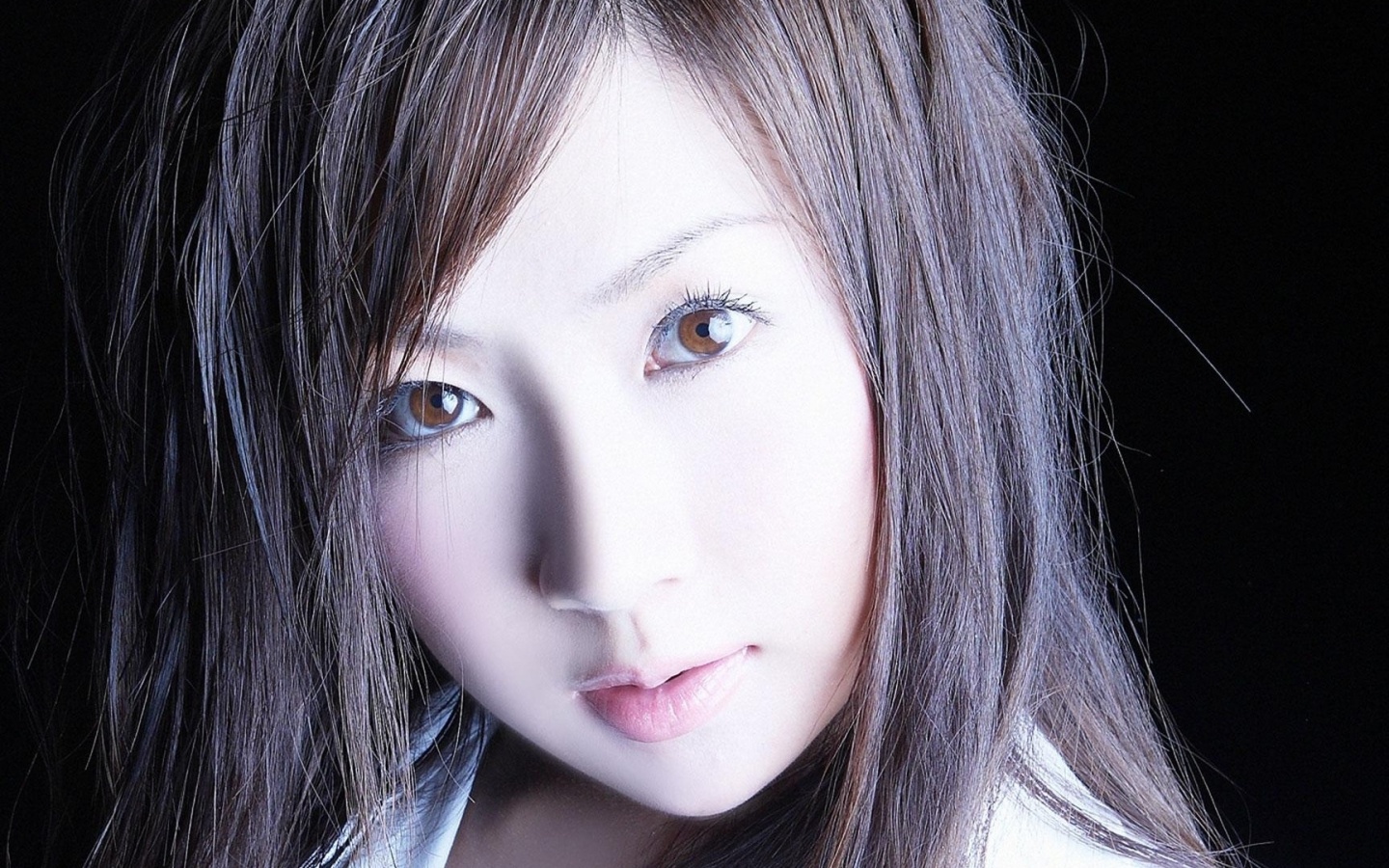 Познакомиться с японкой. Красивые глаза азиаток. Японские девушки фото. Японка с гетерохромией. Азиатка с гетерохромией.