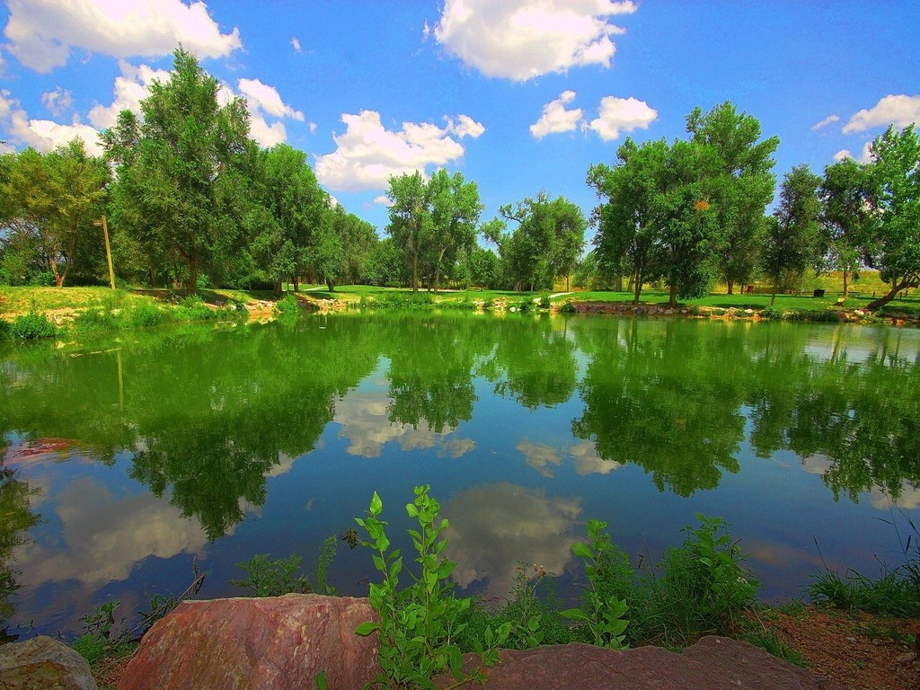 На горизонтальном водоемы