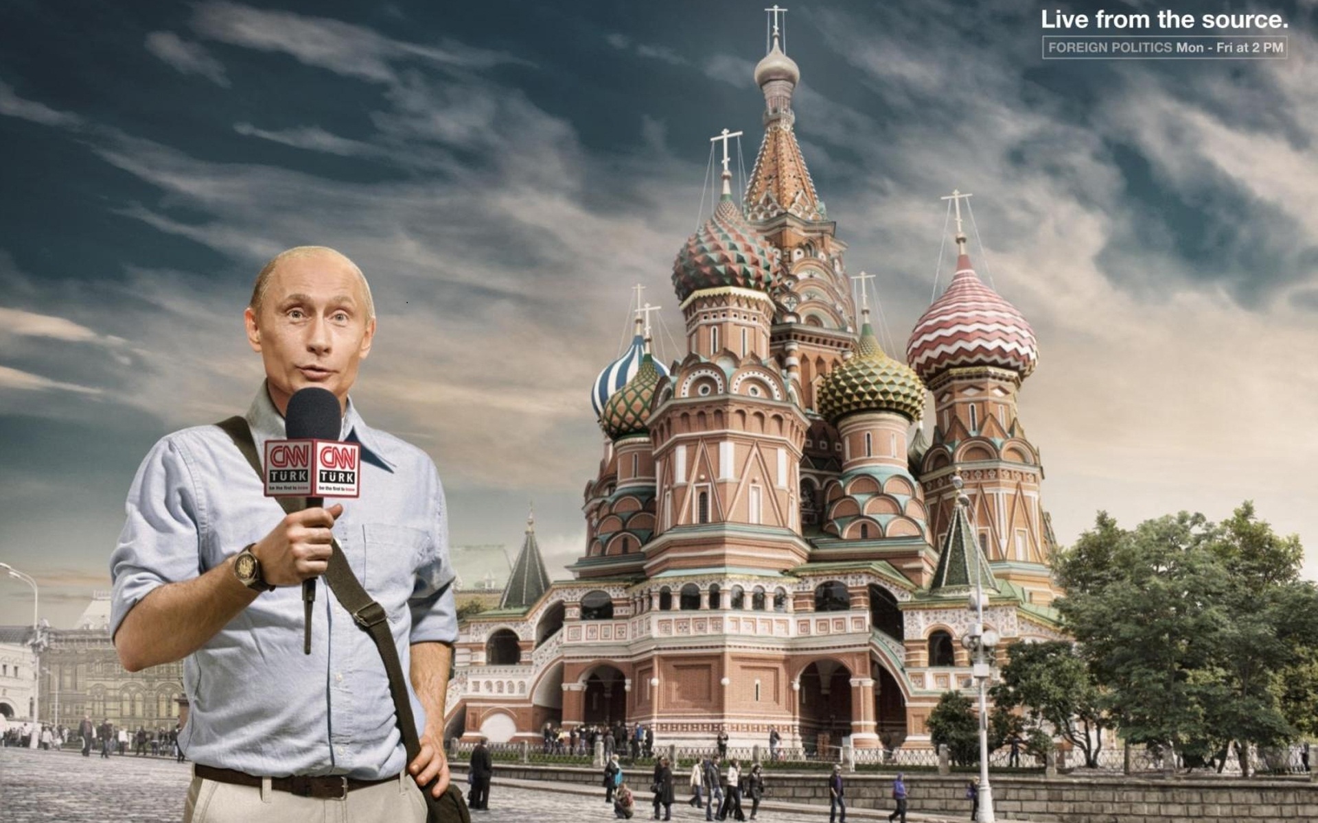 Парень на фоне Кремля
