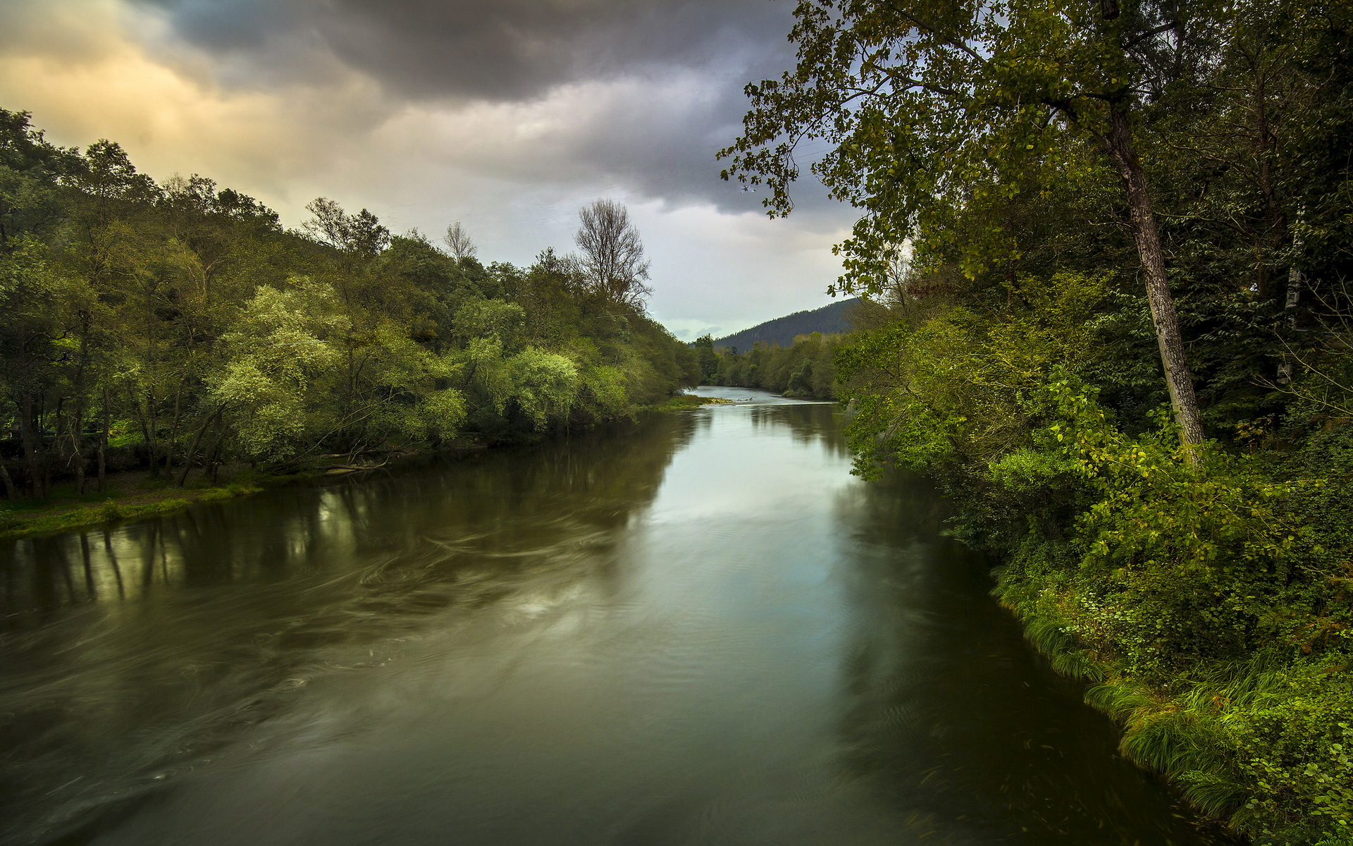 True river. Река Тулва. Река Висунь. Де Ривер река. Река Ратца.