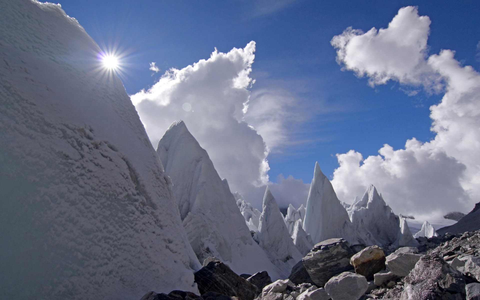 Трехсот лет более красивейший вид. Тибет Гималаи. Гора Кайлас. Снежные Гималаи. Горы Гималаи и Тибет.